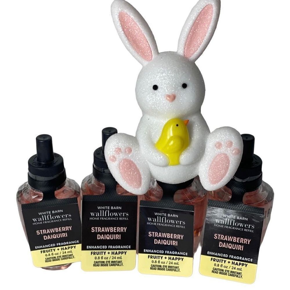 Bath and Body Works BUNNY Wallflower and 4 STRAWBERRY DAIQUIRI Refills